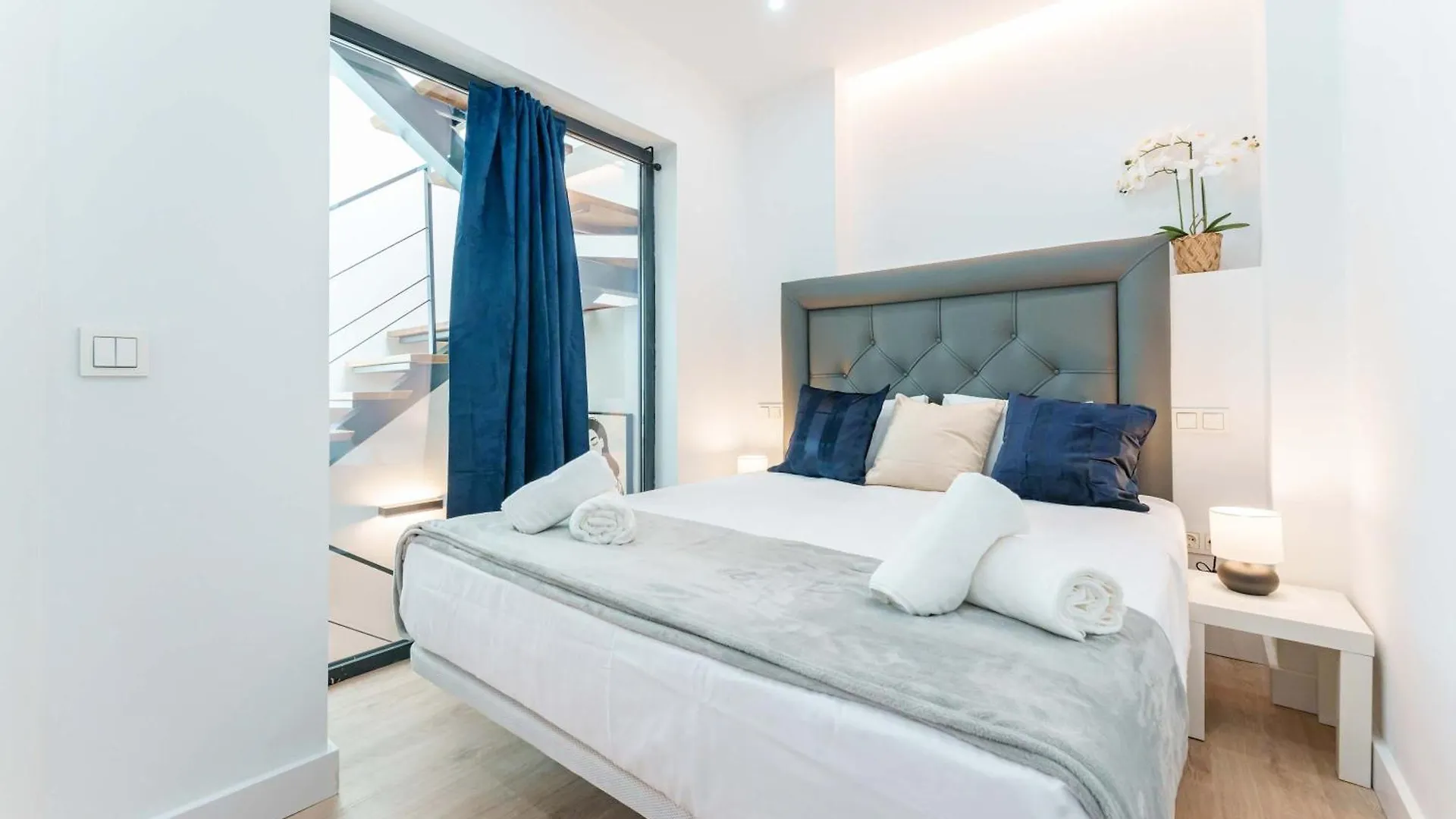 Stylish 3Bd With Rooftop Jacuzzi - Las Artes Malaga 0*,  Spain