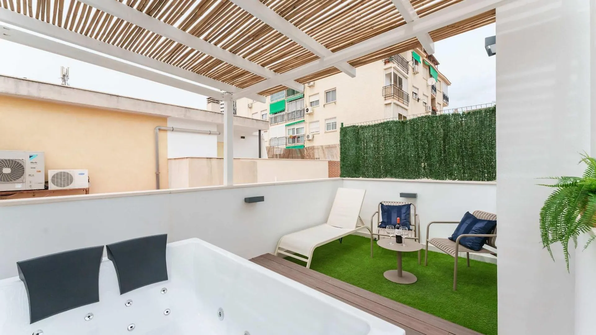 Casa vacanze Stylish 3Bd With Rooftop Jacuzzi - Las Artes Málaga