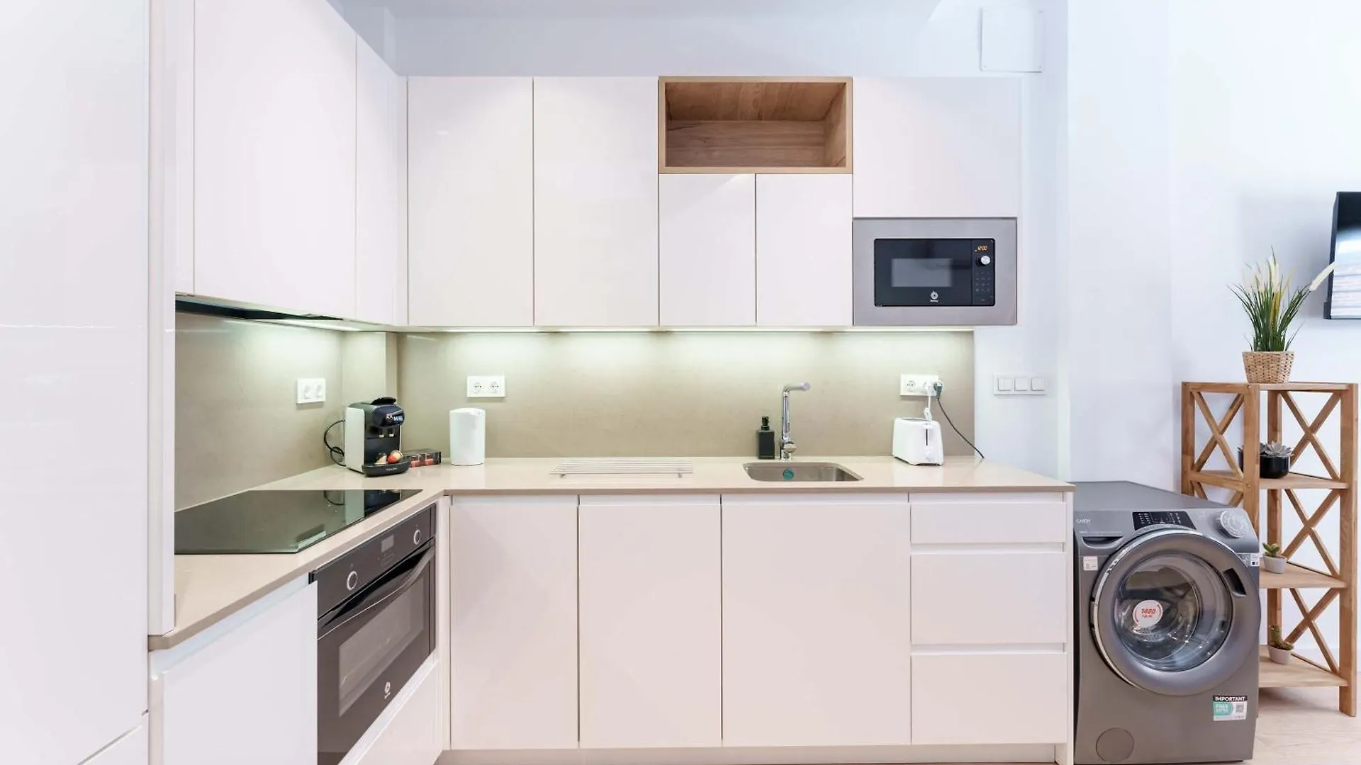 Stylish 3Bd With Rooftop Jacuzzi - Las Artes Málaga 0*,  Spagna