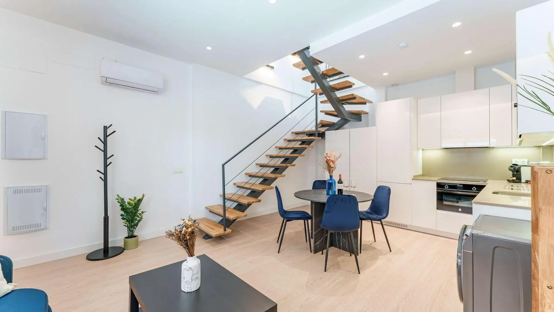 Casa vacanze Stylish 3Bd With Rooftop Jacuzzi - Las Artes Málaga Spagna